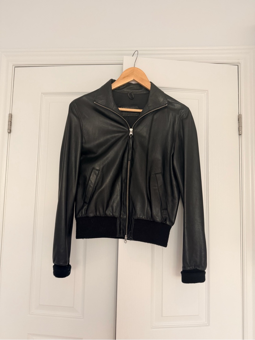 Roots vintage Black Leather Bomber Jacket - Women's Zip Front Coat